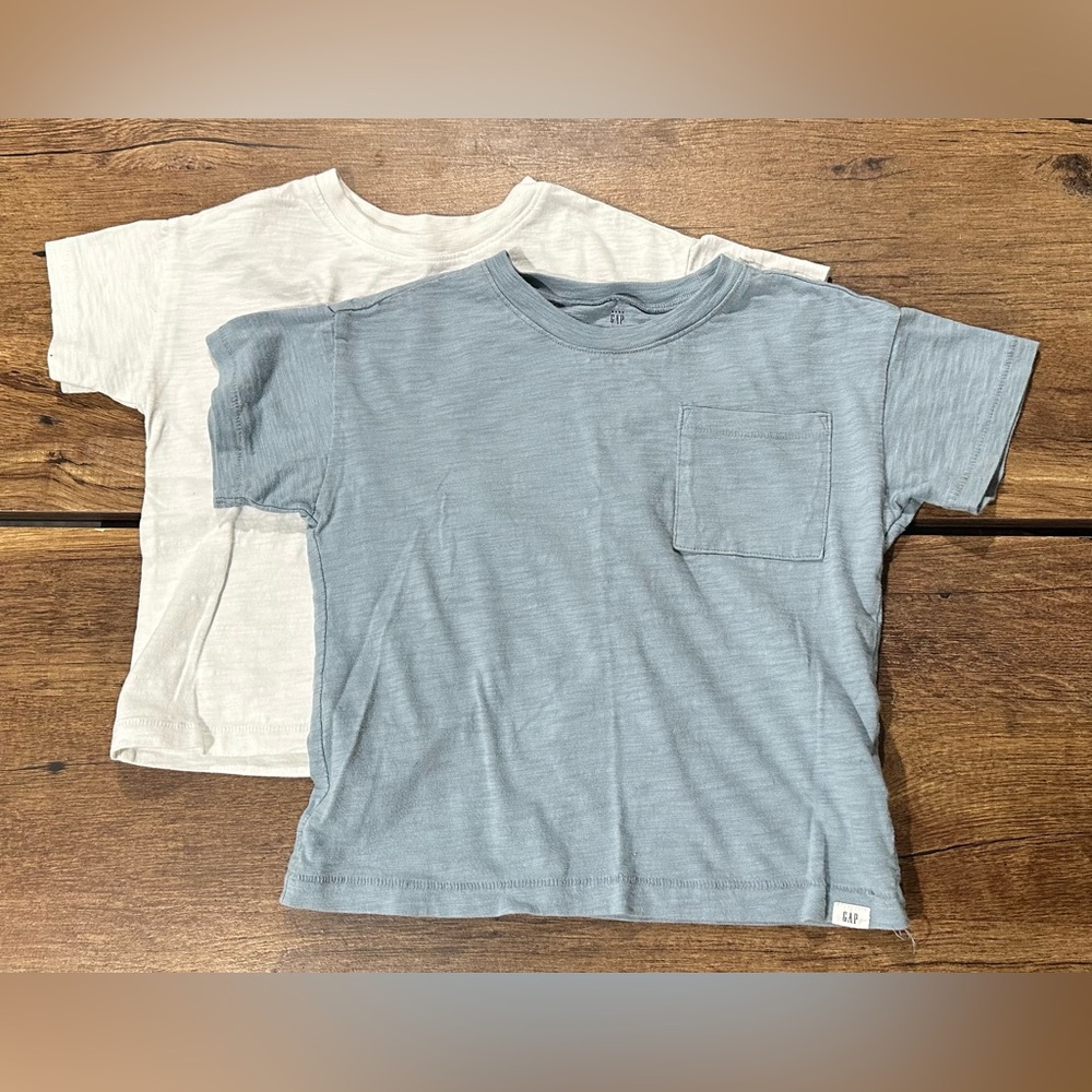 Gap pocket tshirts